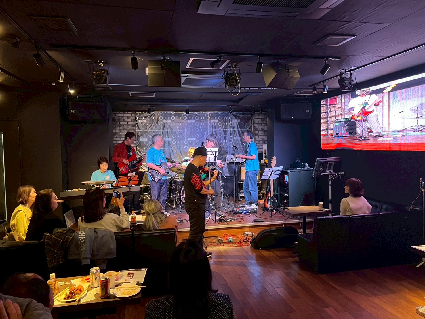 �N���b�N����Ɗg��ʐ^������܂�