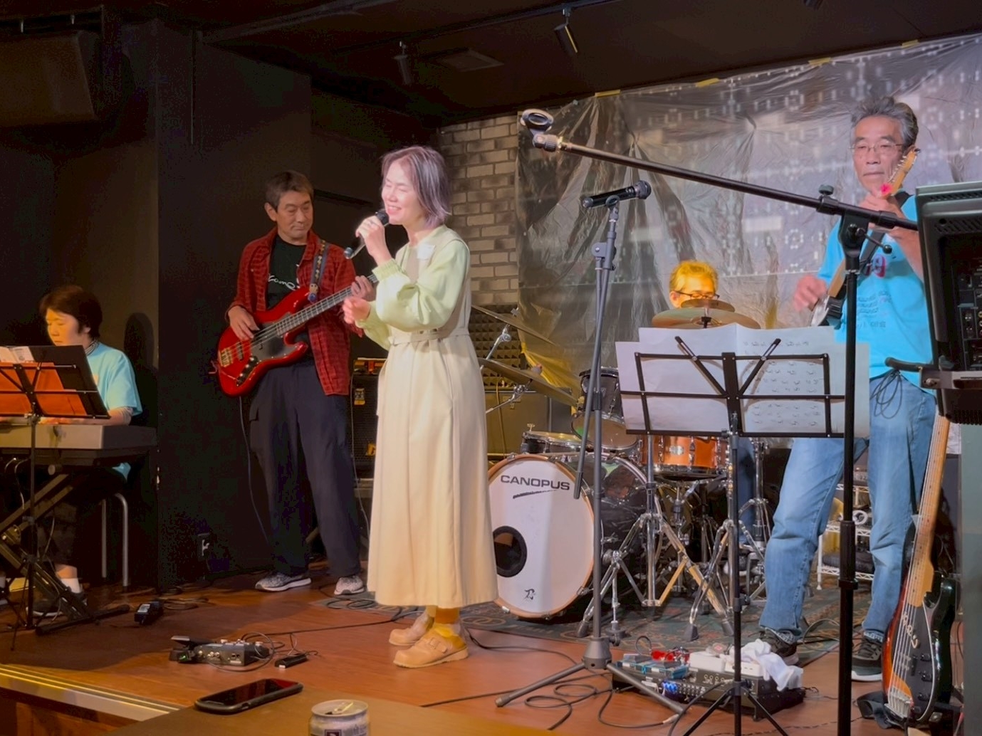 �N���b�N����Ɗg��ʐ^������܂�