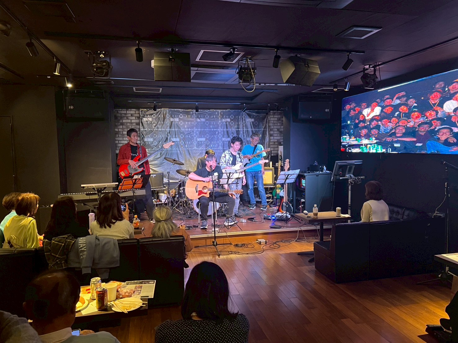 �N���b�N����Ɗg��ʐ^������܂�